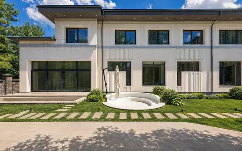 2-этажный коттедж 2 430 м² с отделкой