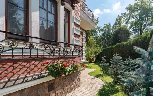 2-этажный коттедж 415 м² с отделкой
