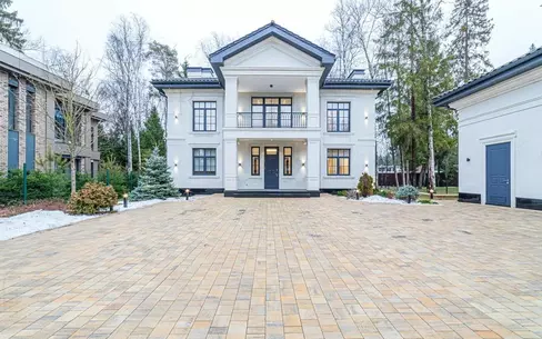 2-этажный коттедж 500 м² с отделкой