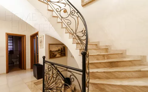 2-этажный коттедж 500 м² с отделкой