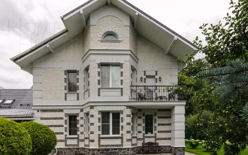 2-этажный коттедж 500 м² с отделкой