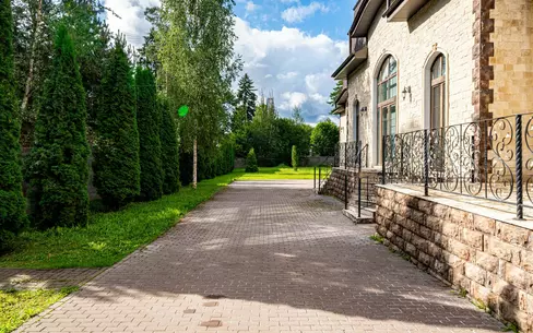 2-этажный коттедж 1 150 м² с отделкой