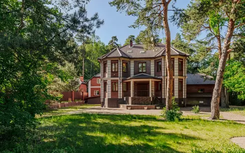 2-этажный коттедж 600 м² с отделкой