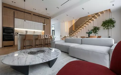 3-этажный таунхаус 250 м² с отделкой