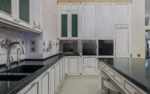 3-этажный таунхаус 375 м² с отделкой