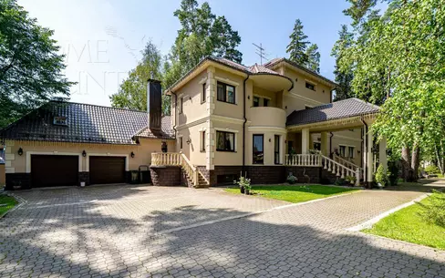 2-этажный коттедж 850 м² с отделкой