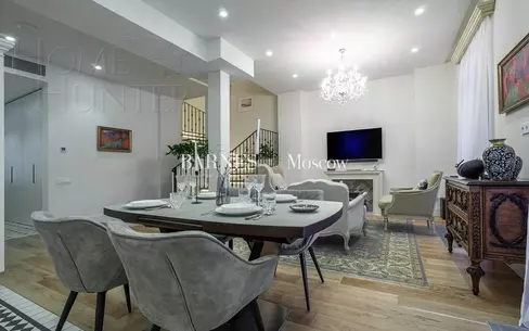 3-этажный таунхаус 300 м² с отделкой