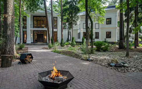 2-этажный коттедж 1 463 м² с отделкой