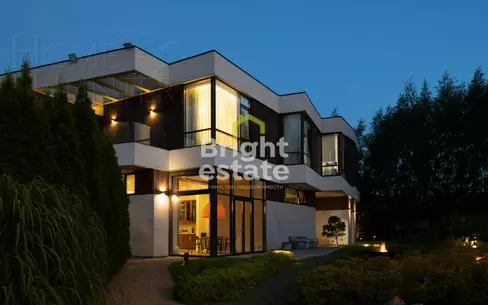 2-этажный коттедж 1 624 м² с отделкой