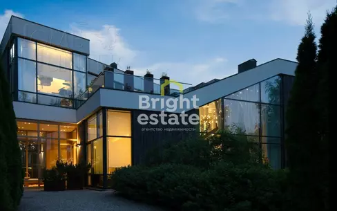 2-этажный коттедж 1 624 м² с отделкой
