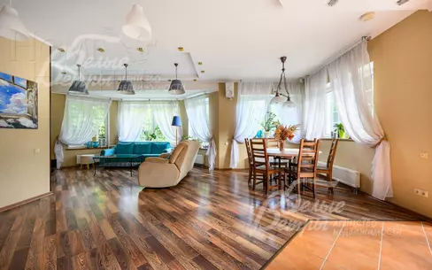 2-этажный коттедж 500 м² с отделкой