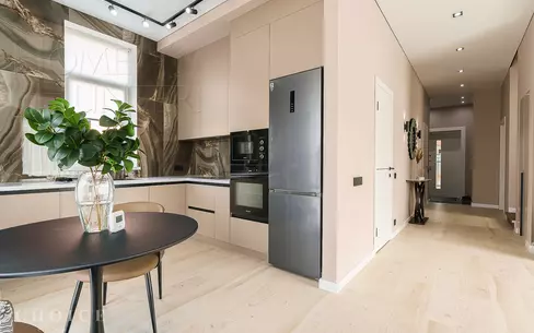 2-этажный коттедж 220 м² с отделкой