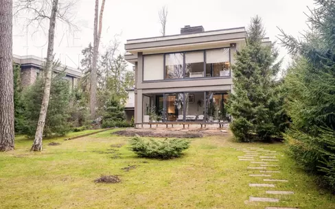 2-этажный коттедж 320 м² с отделкой