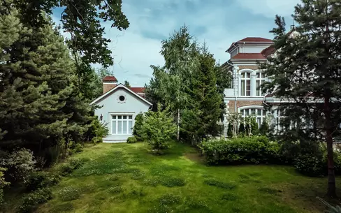 3-этажный коттедж 1 187 м² с отделкой