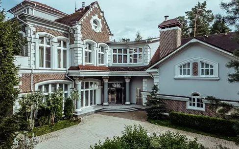 3-этажный коттедж 1 187 м² с отделкой