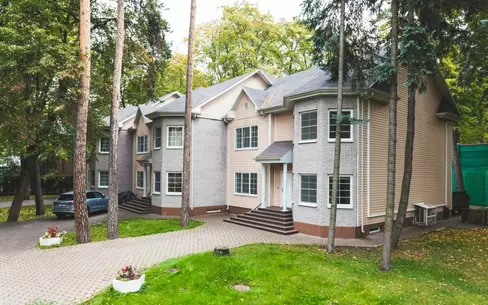 2-этажный таунхаус 890 м² с отделкой