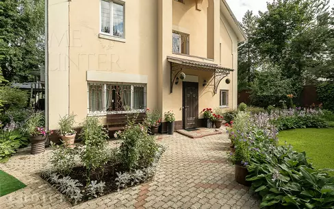 2-этажный коттедж 335 м² с отделкой