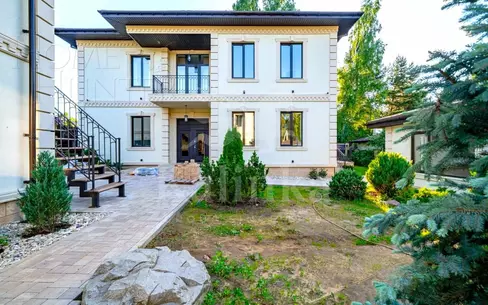 2-этажный коттедж 800 м² с отделкой