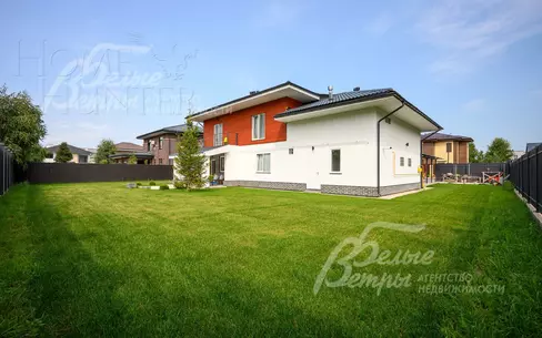 2-этажный коттедж 300 м² с отделкой