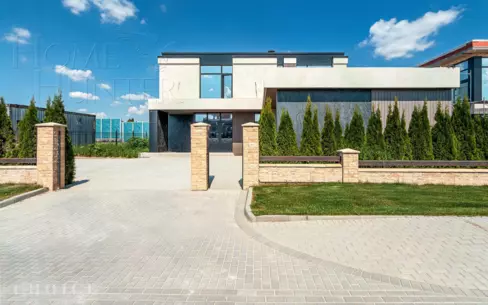 2-этажный коттедж 442 м² без отделки