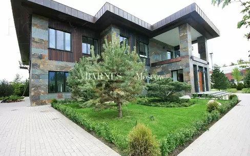 2-этажный коттедж 1 365 м² с отделкой