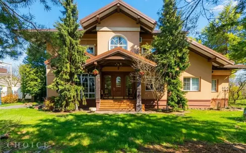 3-этажный коттедж 650 м² с отделкой