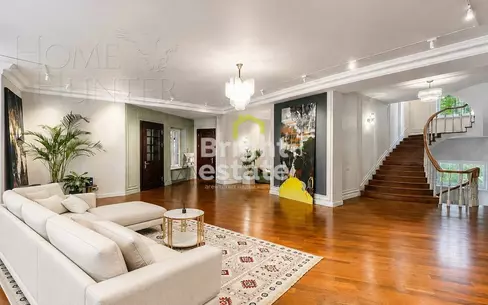 2-этажный коттедж 1 463 м² с отделкой