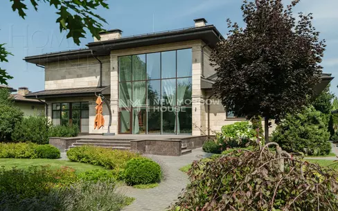 2-этажный коттедж 650 м² с отделкой