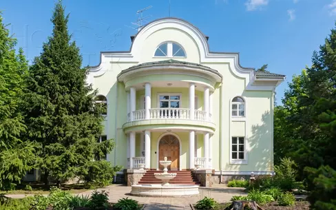 3-этажный коттедж 1 000 м² с отделкой