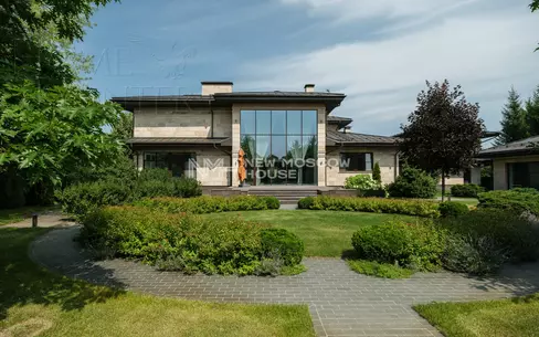 2-этажный коттедж 650 м² с отделкой