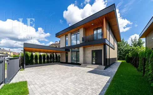 2-этажный коттедж 320 м² с отделкой