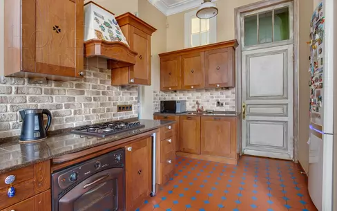 4-КОМН. КВАРТИРА С ОТДЕЛКОЙ 125 М² НА 4 ЭТАЖЕ