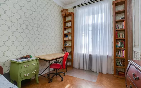 4-КОМН. КВАРТИРА С ОТДЕЛКОЙ 125 М² НА 4 ЭТАЖЕ