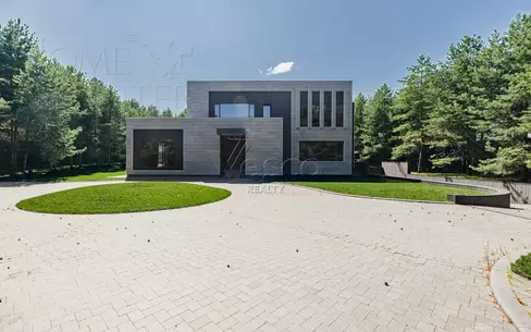 2-этажный коттедж 2 240 м² без отделки