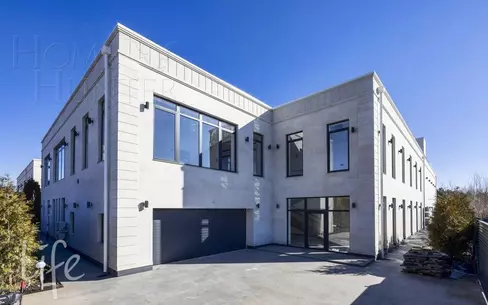 2-этажный коттедж 1 500 м² с отделкой