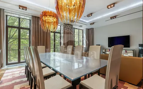 4-КОМН. КВАРТИРА С ОТДЕЛКОЙ 185.1 М² НА 2 ЭТАЖЕ