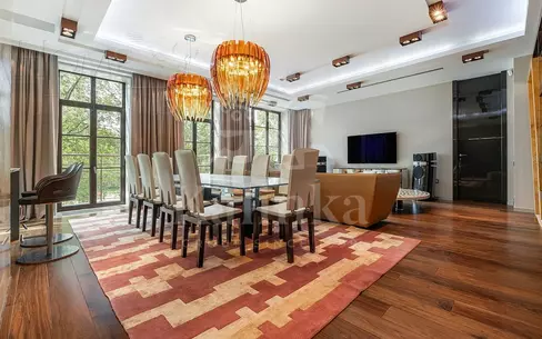 4-КОМН. КВАРТИРА С ОТДЕЛКОЙ 185.1 М² НА 2 ЭТАЖЕ