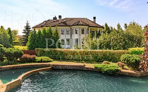 2-этажный коттедж 715 м² с отделкой