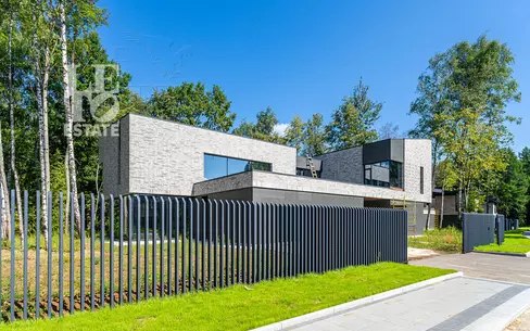 2-этажный коттедж 590 м² без отделки