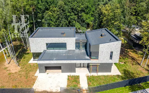 2-этажный коттедж 590 м² без отделки