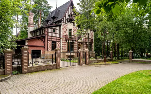 2-этажный коттедж 750 м² без отделки