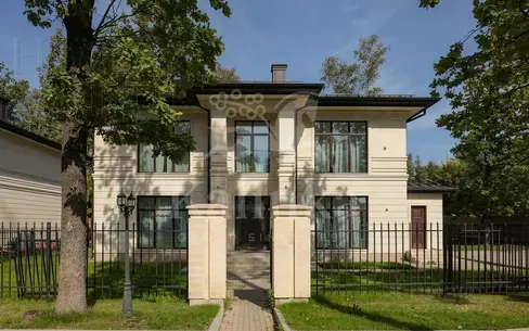 2-этажный коттедж 440 м² без отделки