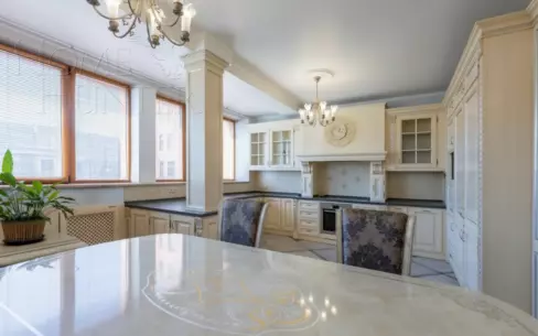 8-КОМН. КВАРТИРА С ОТДЕЛКОЙ 275.3 М² НА 9 ЭТАЖЕ