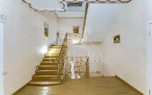 3-этажный коттедж 310 м² с отделкой