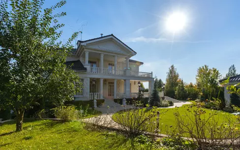 2-этажный коттедж 550 м² с отделкой