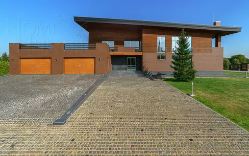 2-этажный коттедж 1 686 м² с отделкой
