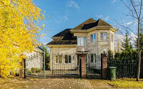 2-этажный коттедж 220 м² с отделкой