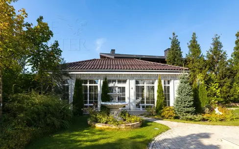 2-этажный коттедж 550 м² с отделкой
