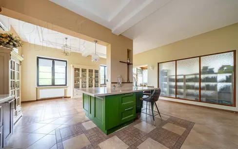 3-этажный коттедж 470 м² с отделкой