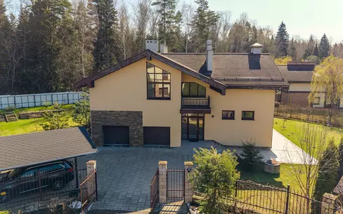 2-этажный коттедж 425 м² с отделкой